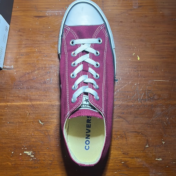 Burgundy All-Star Converse, Unisex, Women’s size 10, Mens size 8 - Picture 3 of 7